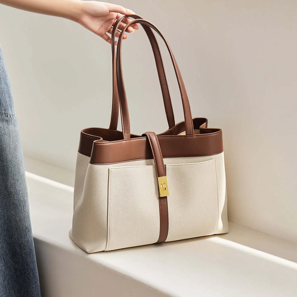 Oregon Metro Leather Buckle Strap Tote Bag